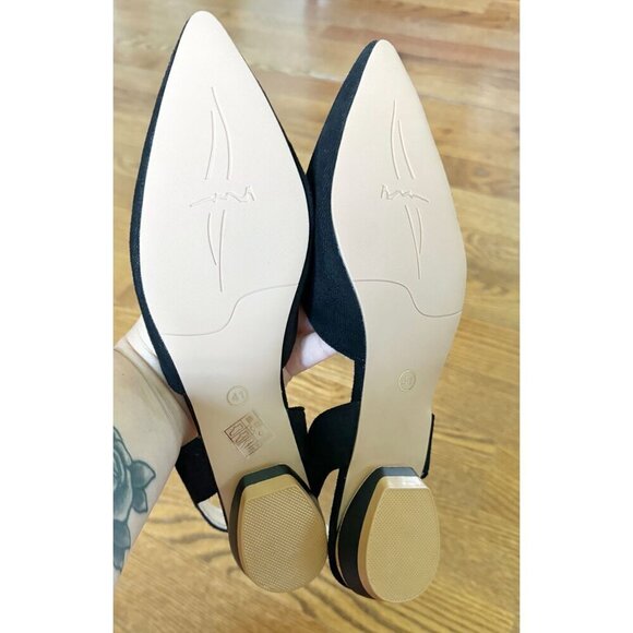 Pointed Toe Sandal with Chunky Heel, Adjustable Ankle Strap NIB - Picture 9 of 10